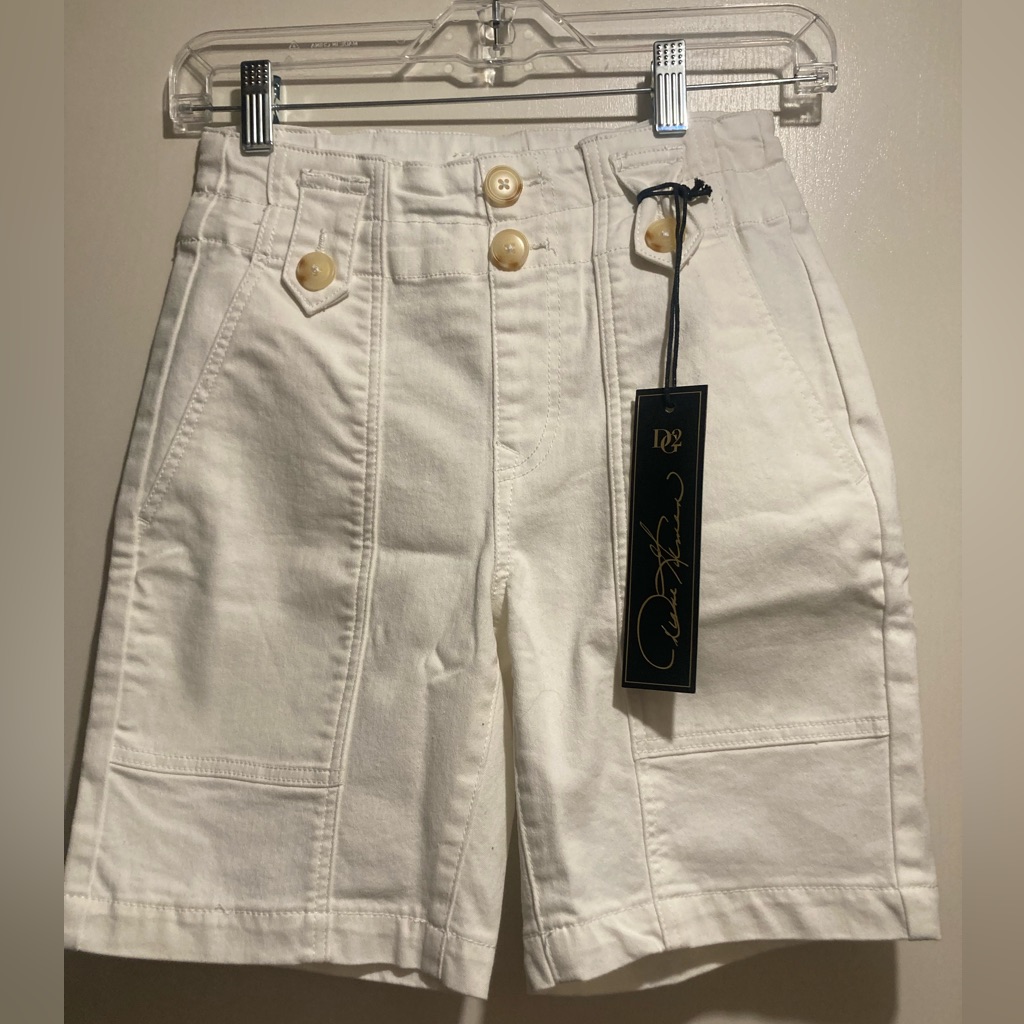 Dg2 By Diane Gilman Cream Women's Bermudas
